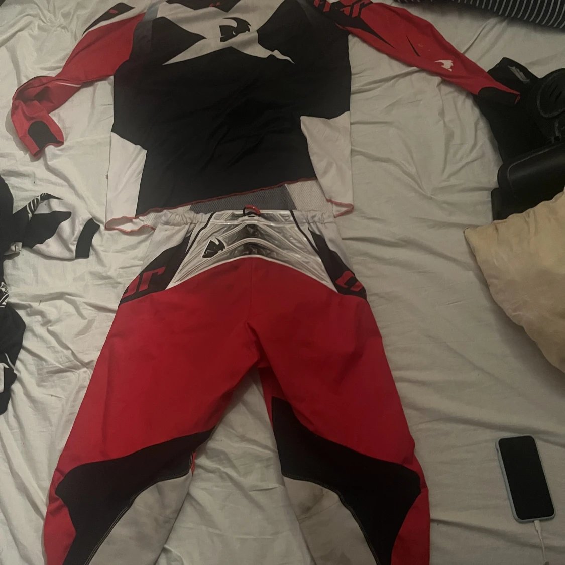 Cross byxor å tröja t salu  - 90