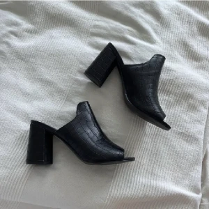 Klackskor  - Dessa snyggingar har dessvärre aldrig kommit till någon användning:/🖤