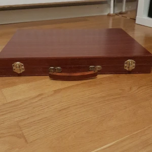 Låda  - Smidig och bra låda med förvaring! Kontakta vid intresse 👍🏻💜