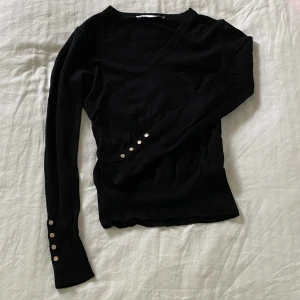 Zara tröja - Tröja från zara i bra skick som inte kommer till användning längre 🫶🏼