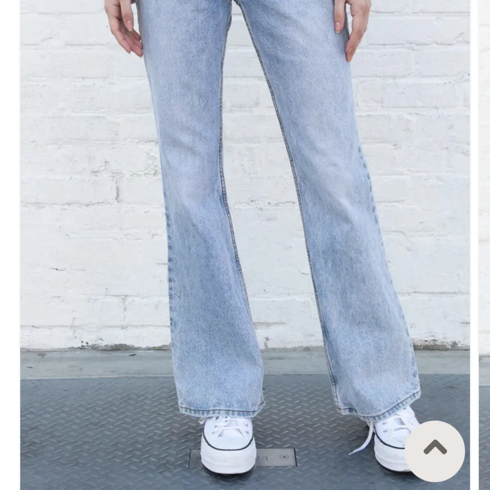 Brandy Melville jeans i super bra skick, säljer då dem är för små för mig💕. Jeans & Byxor.