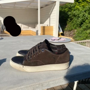 LANVINS  - säljer dessa lanvin uk 6 (40/42)  cond 7/10   hör av dig om du har fler frågor 