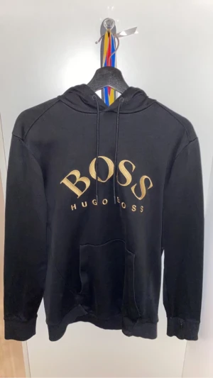 Hugo Boss hoodie  - Hugo boss hoodie Perfekt skick, ingen defekt Använd i några månader