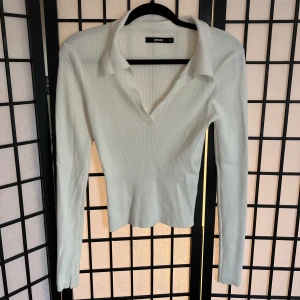 Topp - Stickad topp från Bikbok. Strl M.💓