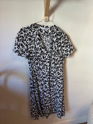 Calvin klein - Klänning 300 kr aldrig använd 