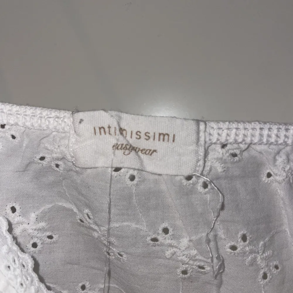 Jättefint linne från Intimissimi, storlek S/M. Fint skick, som ny🤍. Toppar.