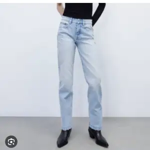 Mid waist straight leg jeans från zara