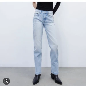 Zara jeans - Mid waist straight leg jeans från zara