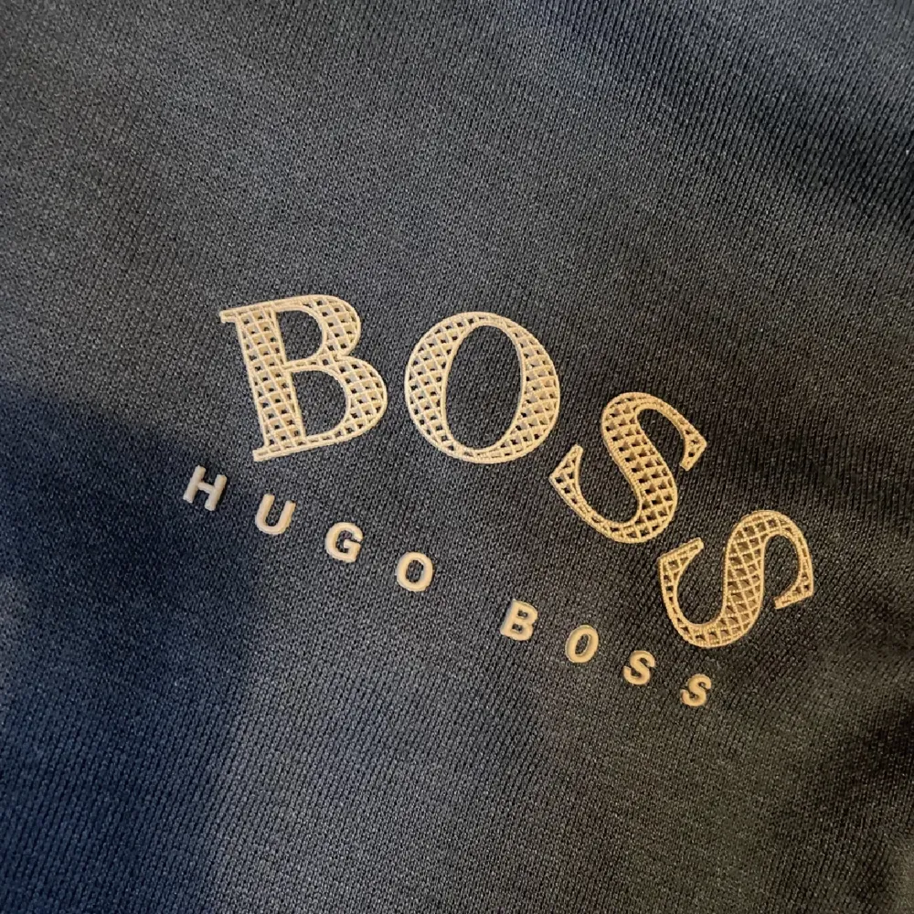 Marinblå Hugo boss huvtröja, 165-180cm.. Hoodies.