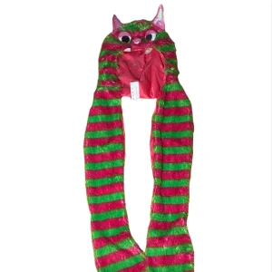 Monster mössa - Monster mössa som är köpt på second hand! Ena fickan är sönder!💞