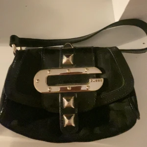 Jätte fin Valentino liknande väska!💕 - Aldrig använd! Super fin inför höst/vintern!💕☺️