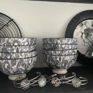 Armband  - Nya armband med olika mönster paisley zebra Leo 100kr/st +20kr i frakt 