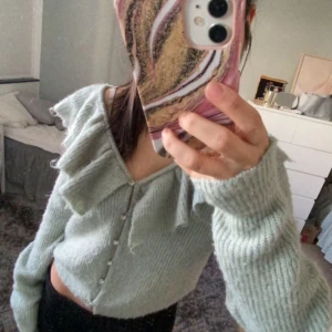 Kofta - Jättesöt grön kofta med fina knappar💚 skriv vid frågor 💕