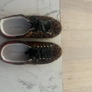 Leopard isabel marant sneakers  - Säljer dessa isbabel marant sneakers bara använt cirka 5 gånger💗 inga defekter