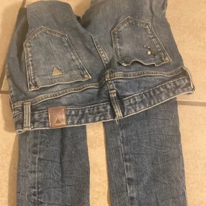 Låg minskade byxor  - Nya byxor 