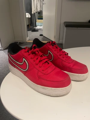 Nike skor  - Nike skor säljs pga av att dem ej används, kommer i bra skick. Skriv för mer info 