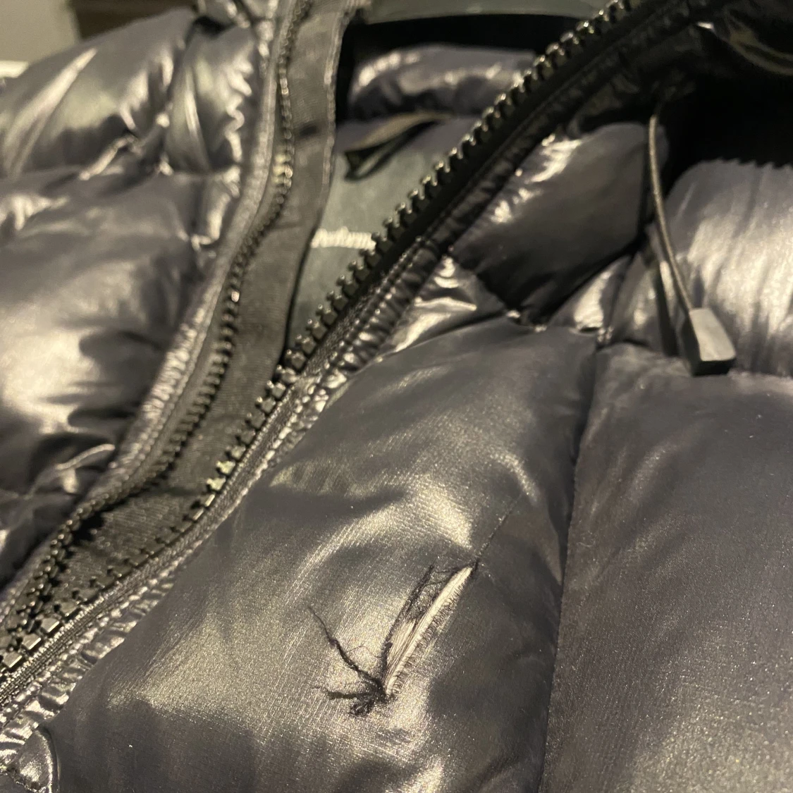 Svart glansig dunjacka Peak Performance - 91