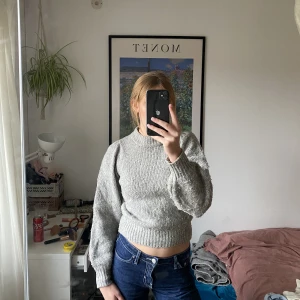 Grå stickad tröja  - Lol provat med prisförslag!💌