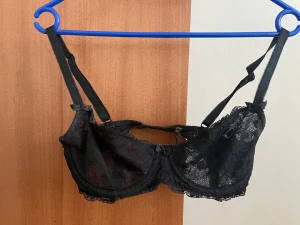 Black lace bra - Black lace bra from change lingerie. Size 65D. Good condition. 