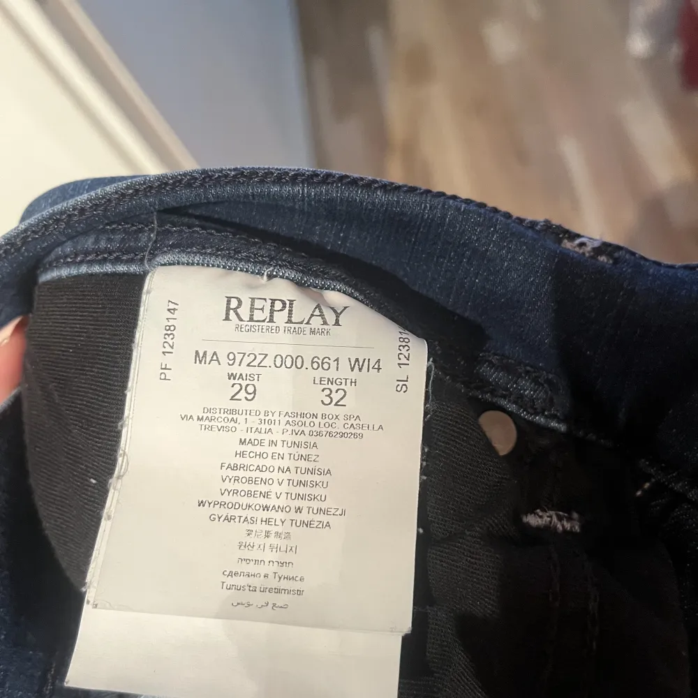 Fina Replay jeans nästan nya använda 1-2 gånger, pris kan diskuteras . Jeans & Byxor.