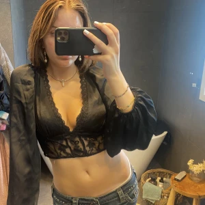 Zara topp - Jätte fin zara topp, kedjan på sidan fastnar ibland