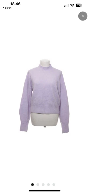 Lila tröja  - Lila finstickad tröja från another stories i st 36, aldrig använd 