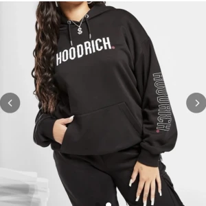 Hoodrich hoodie - Använd Max 2 gånger, säljer pga att de inte är min stil 
