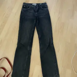 Jeans från zara i modellen Midwaist Stright