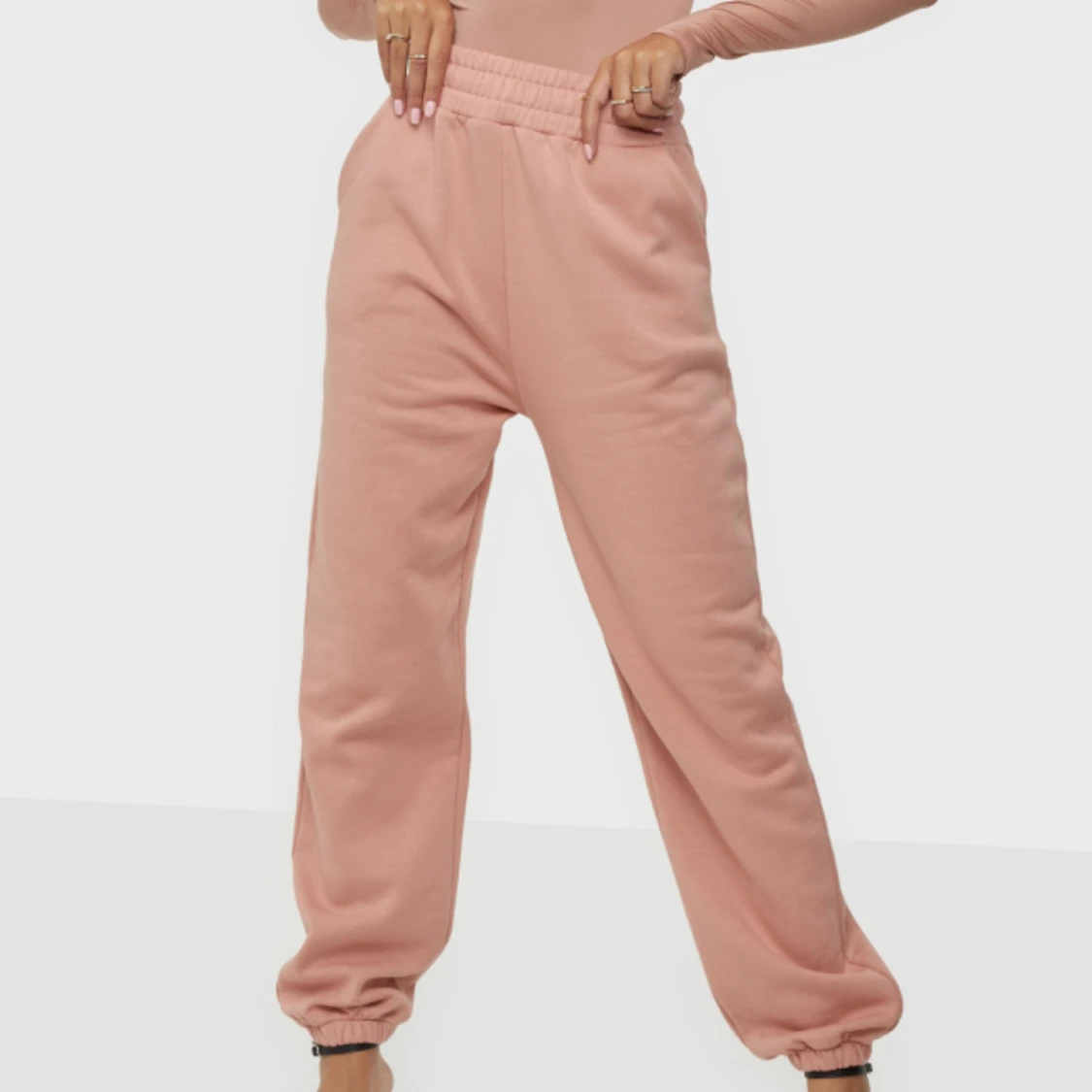 Rosa mjukisbyxor NLY