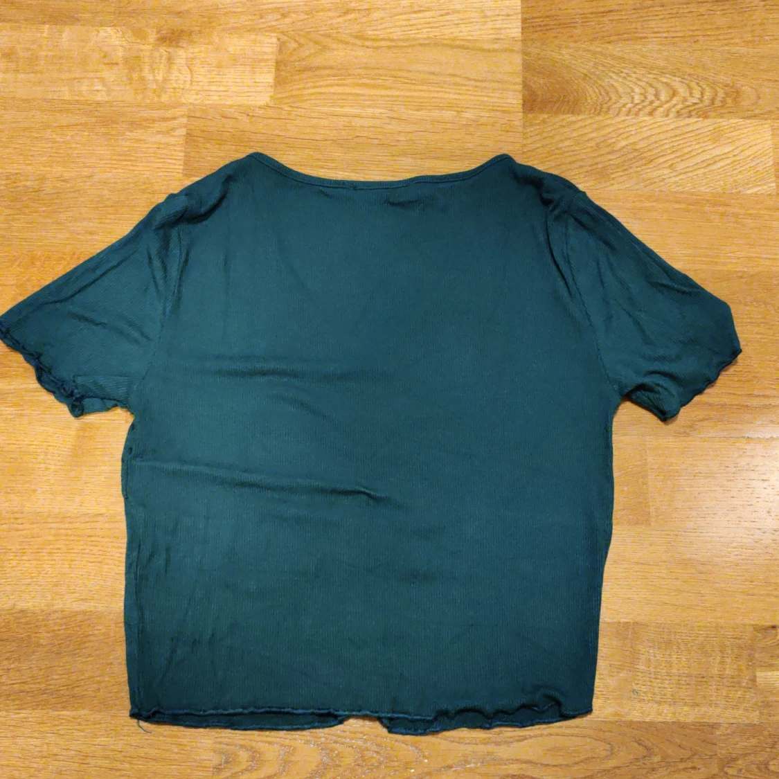 Grön v-ringad topp - 90