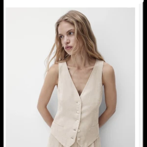 Massimo dutti - Jättefint  Massimo dutti set med byxor och kavaj, byxorna är o storlek s och kavajen L💞 endast använd en gång