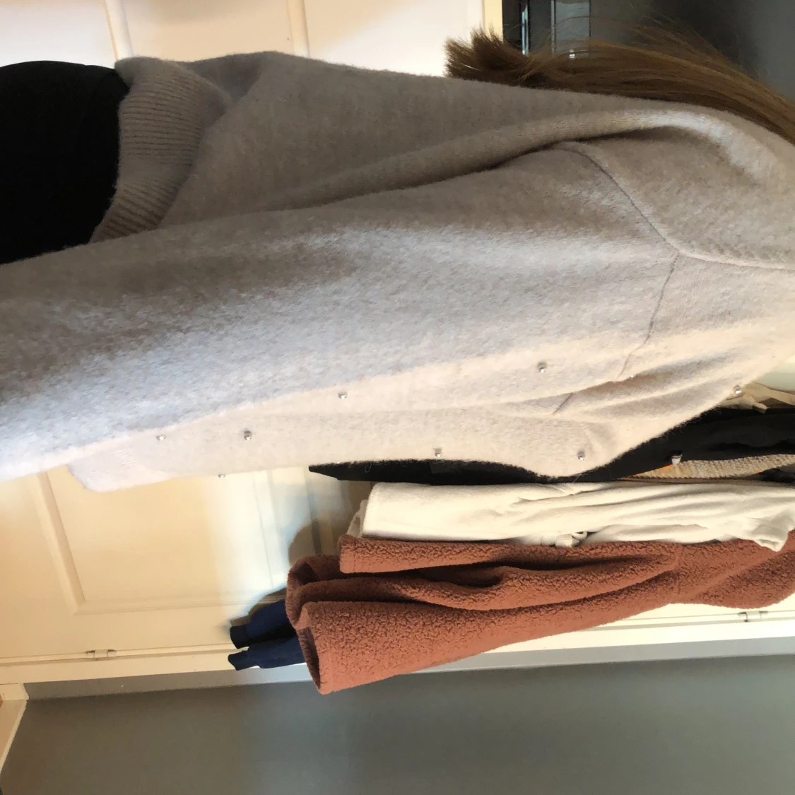 Stickad tröja från hm. - 91