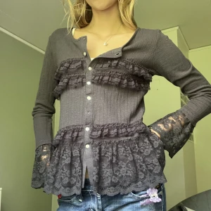 Odd molly kofta - Så sjukt cool och unik kofta från odd molly med spets, jättebra skick!!