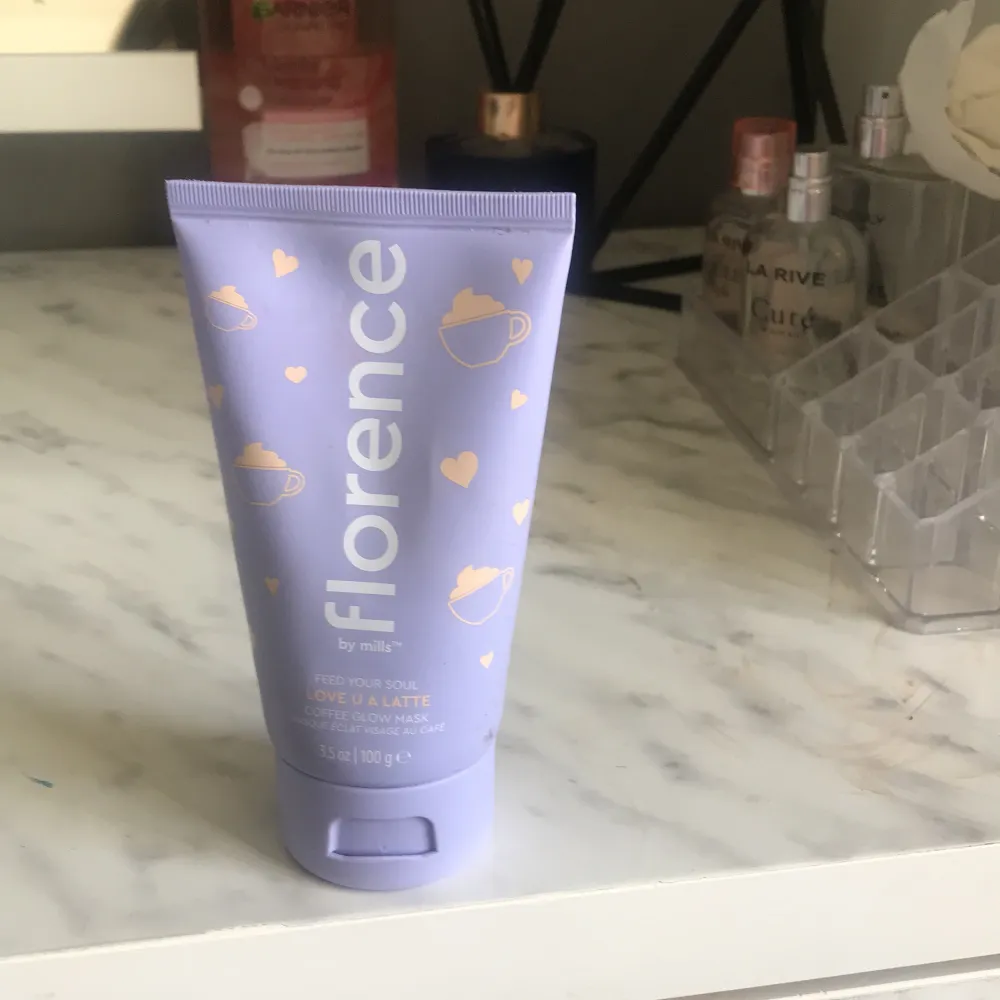 Hej jag säljer min florence by mils Face mask använd typ två gånger. Övrigt.