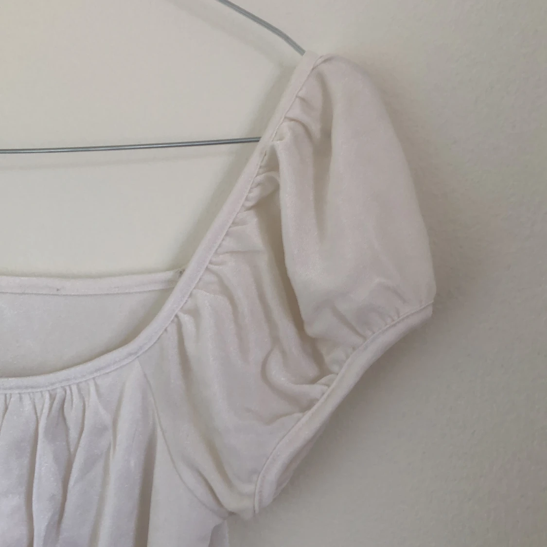 Offshoulder topp i skimmervit - 91