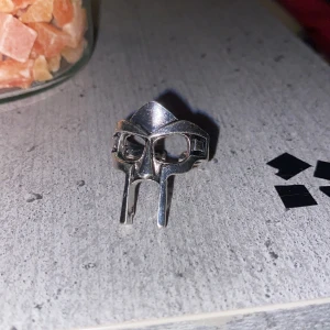 MF doom ring - fet ring aldrig använd 