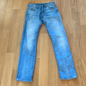 Levis 501 - Levis 501Gott skick. Jag säljer dessa eftersom de är för små för mig 