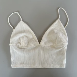 Kort linne - Croppat linne från Zara, storlek S 🤍