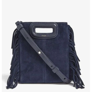 Maje väska  - Säljer min maje väska eftersom jag inte använder den💕den har en fläck som men annars inga defekter. Skicka för fler bilder