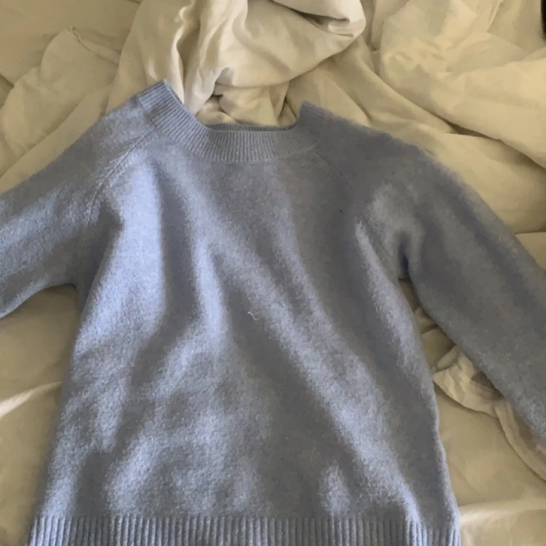 Blå stickad tröja - 90