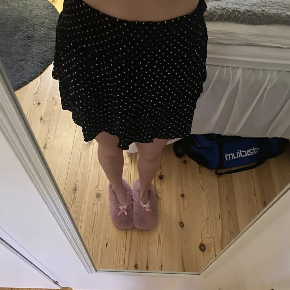 Jättesöt kjol perfekt till sommaren! Köpte på Sellpy men kommer inte till användning, storlek S från märket Pigalle❤️❤️❤️. Kjolar.