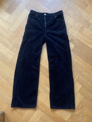Straight Manchesterbyxor  - Jätte bra skick har bara använt typ två gånger eftersom för tight på mig