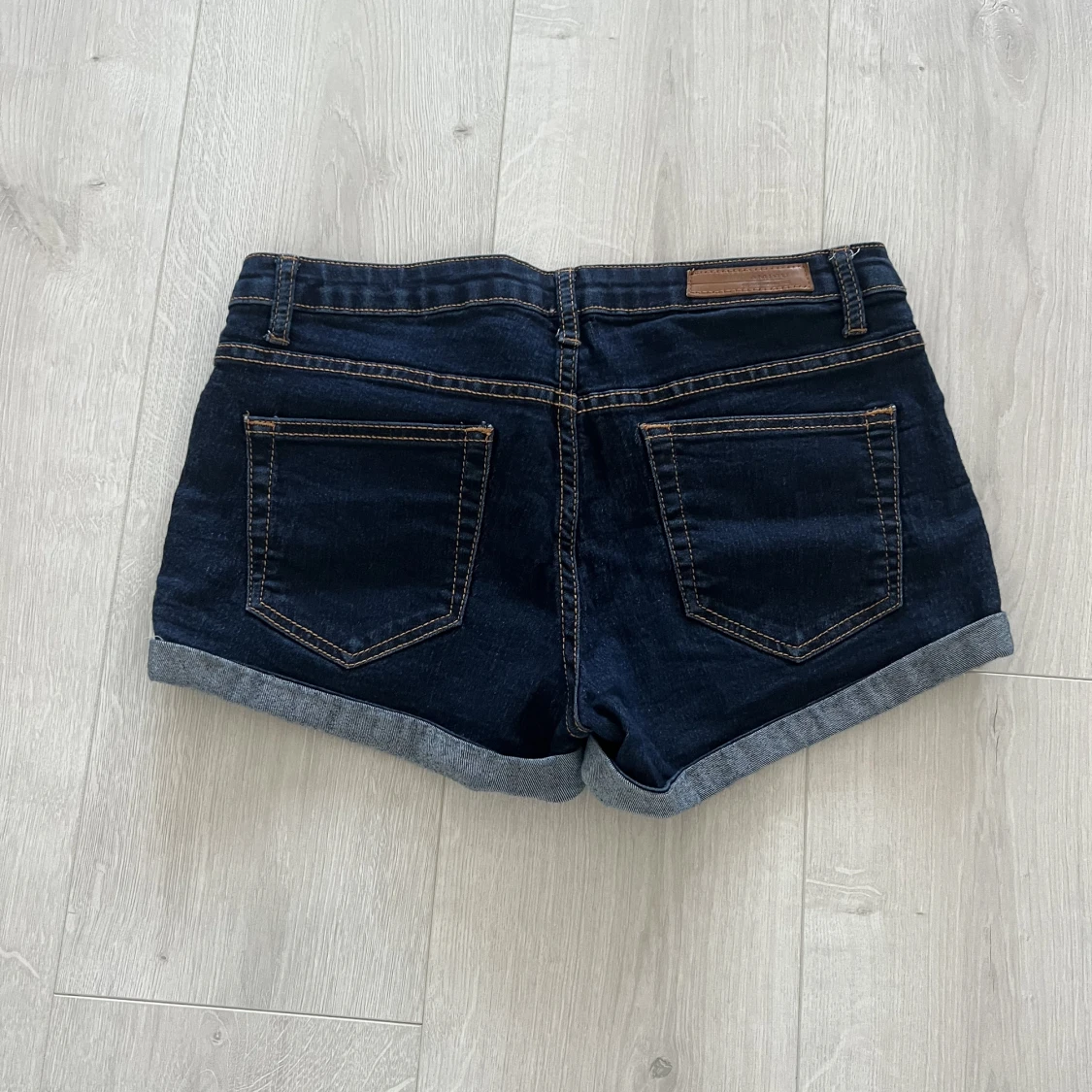 Lågmidjade jeansshorts  - 90