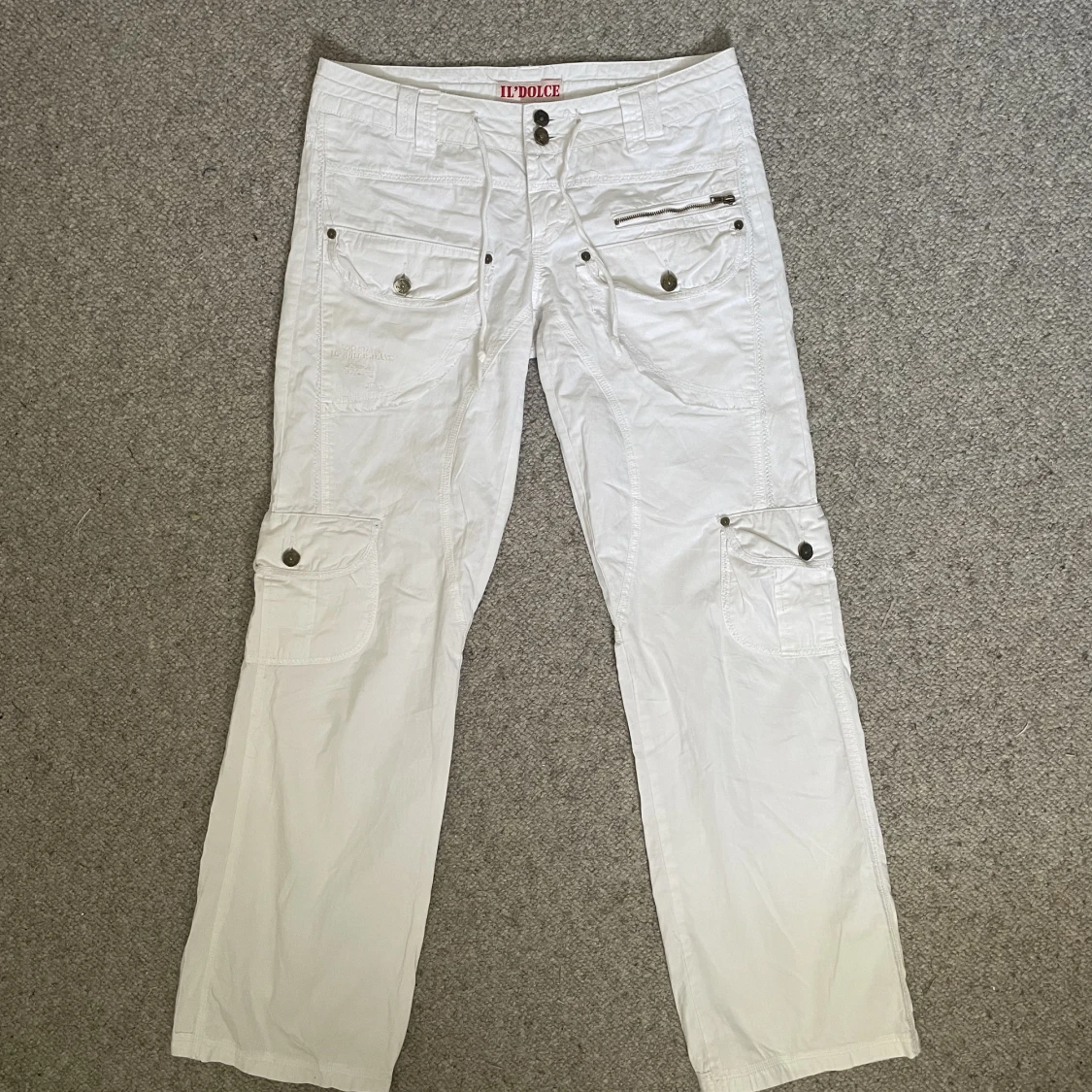 vita byxor med fickor - 90