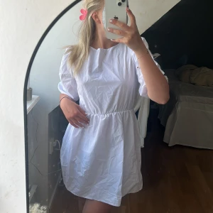 Perfekt student/avslutnings klänning - Ifrån bohoo, Aldrig använd med prislapp kvar!!