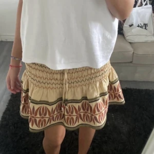 Zara kjol - Jättefin kjol från zara som inte säljs längre, nypris ca 500kr💕