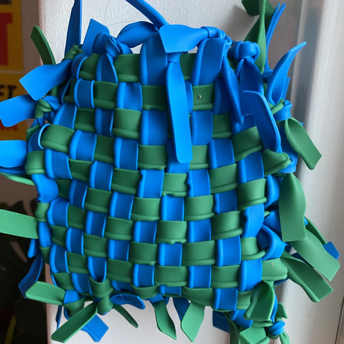 Lekfull cute väska i silikon