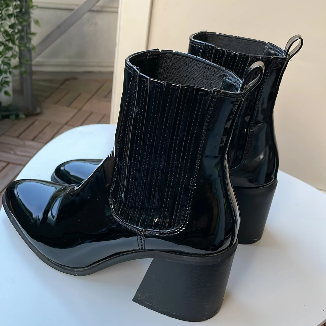 Svarta lackade boots - 90
