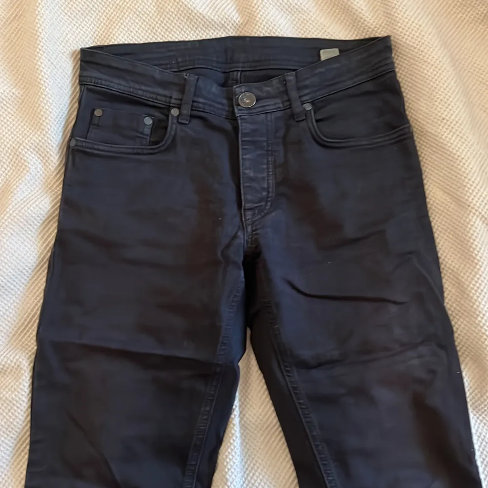 Svarta jeans från Ljung i storlek 29/32.. Jeans & Byxor.