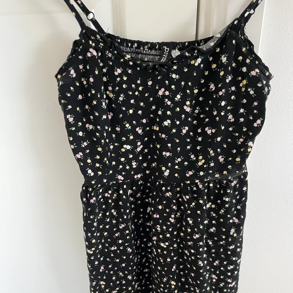 Kort blommig klänning - 91